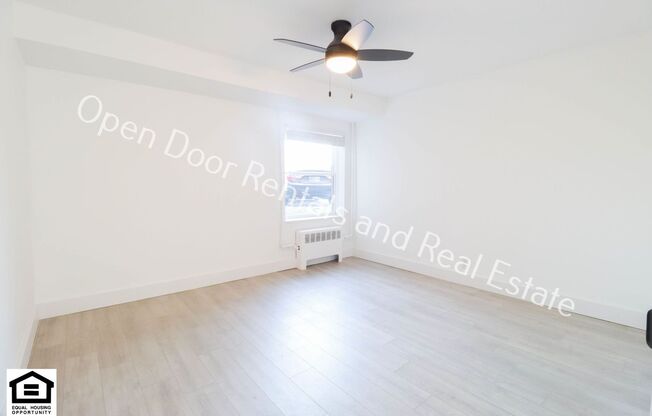 2 beds, 1 bath, 643 sqft, $995, Unit E02