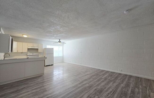 2913 Stewart Ave
