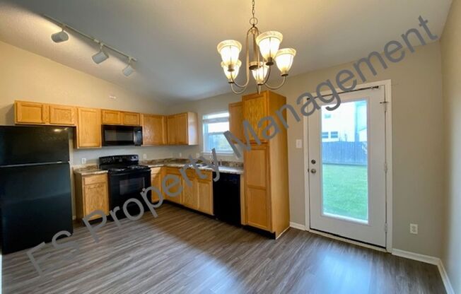 3 beds, 2 baths, $1,595