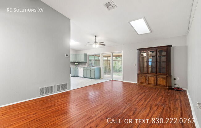 7701 RAINEY MDW LN