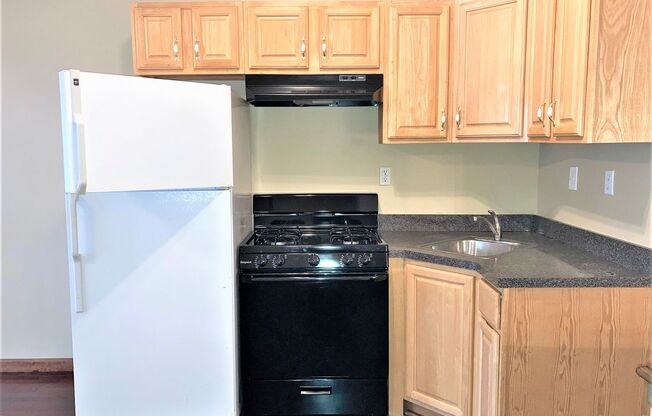 1 bed, 1 bath, 850 sqft, $1,700, Unit 2F