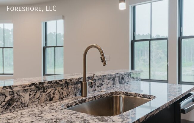25 MINETTA LN