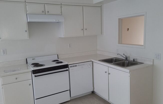 2 beds, 1 bath, $2,295, Unit 02