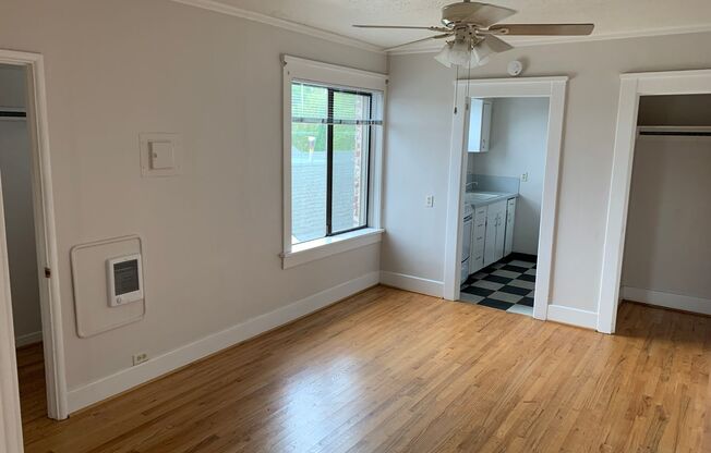 Studio, 1 bath, 280 sqft, $1,250, Unit 404