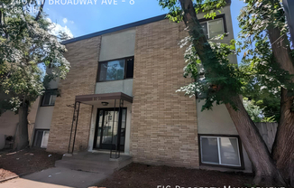 2407 W Broadway Ave