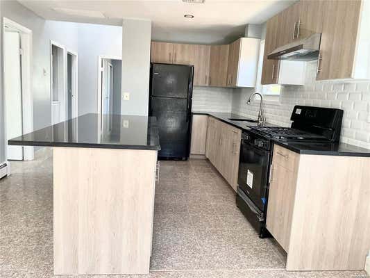 256 15 58 AVE