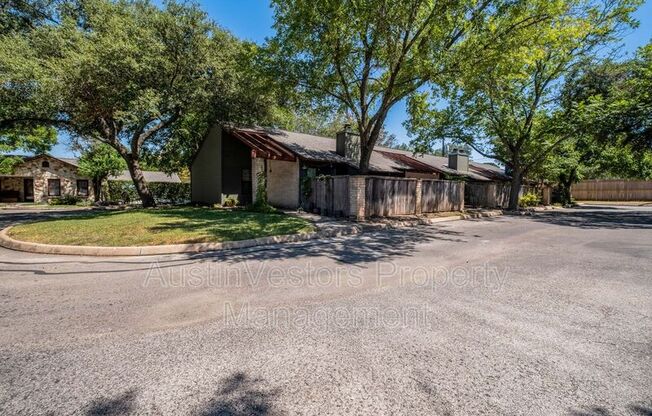 3815 MENCHACA RD