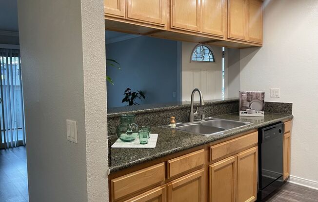 2 beds, 2 baths, 850 sqft, $3,005, Unit 811-01