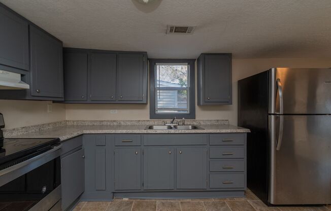 3 beds, 1 bath, $1,250