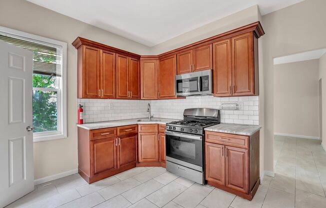 142-144 Seymour Ave
