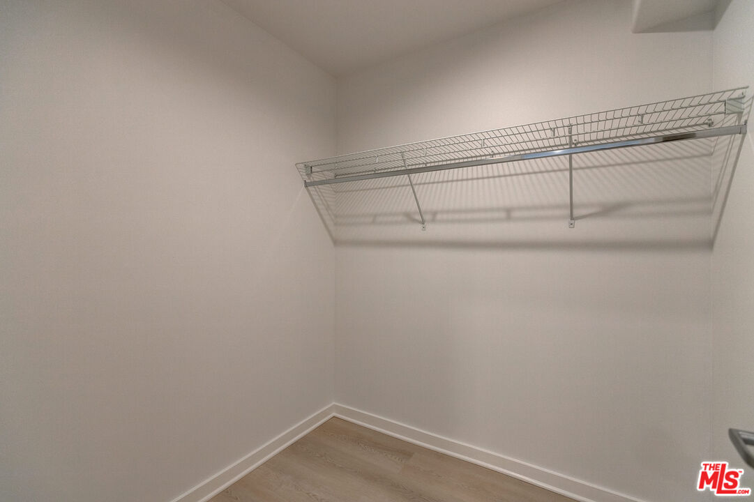 5143 White Oak Ave.