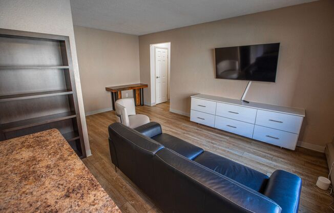 1 bed, 1 bath, 650 sqft, $1,275, Unit 3424-104