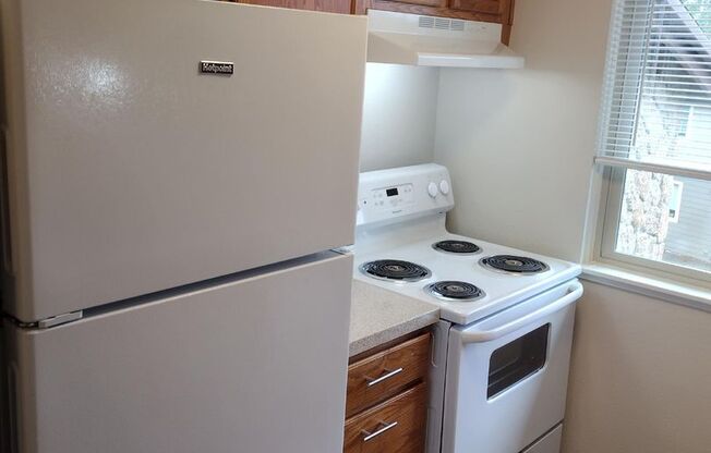 2 beds, 1 bath, 776 sqft, $1,325, Unit 107