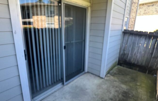 2 beds, 1 bath, 832 sqft, $1,190, Unit 708