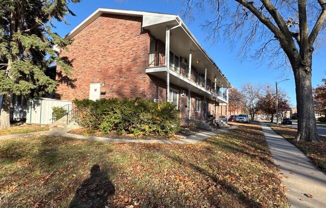 1 bed, 1 bath, $775, Unit 6