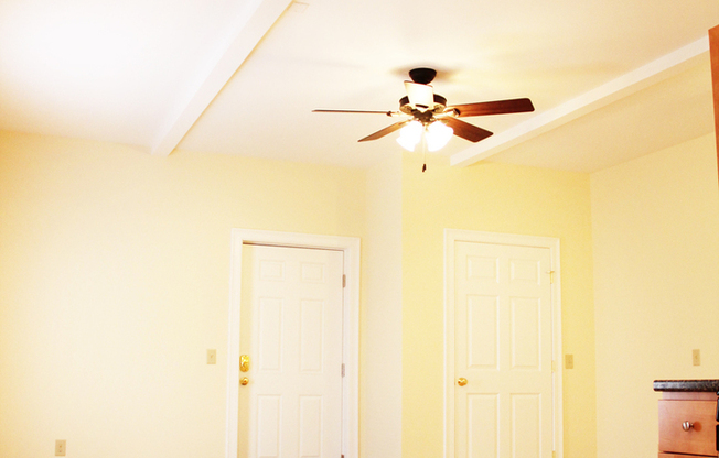 2 beds, 1 bath, $2,200, Unit APT 8