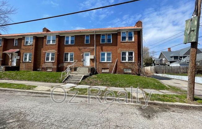 416 MAUMEE AVE