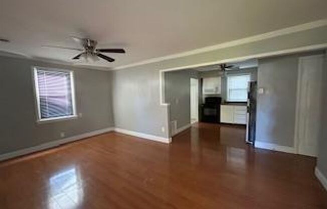 2 beds, 1 bath, 792 sqft, $1,175, Unit Mary Ann Ct 17