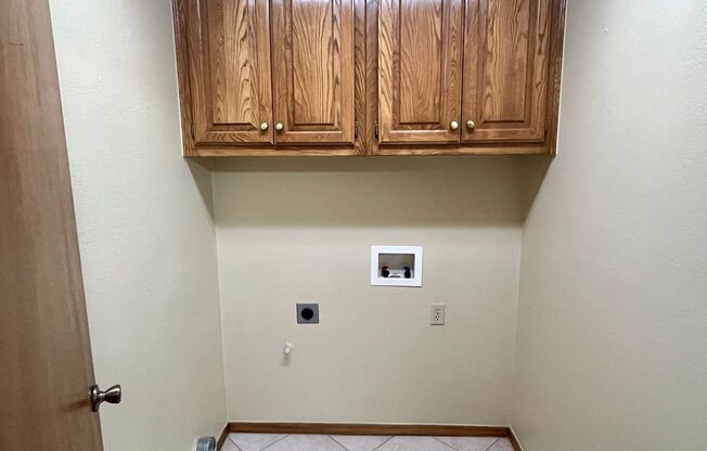 2 beds, 1 bath, $1,395