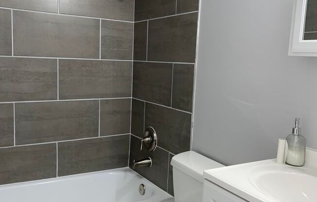 7121 West LLC