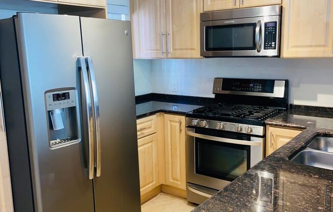 Beautiful, unfurnished luxury condo at the fabulous Meridian