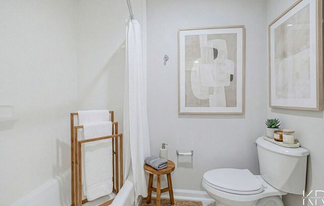 2 beds, 2 baths, 933 sqft, $1,685, Unit C-133