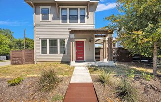 2 Bed / 2.5 Bath Home Available in Dignowity Hill Historic District