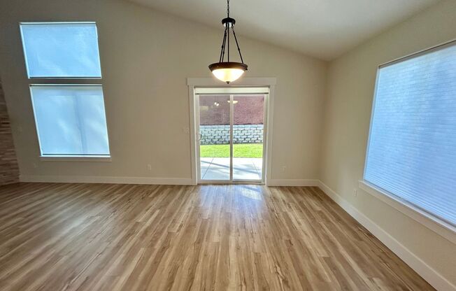 Four Bedroom Home with W/D Included- SE Salem
