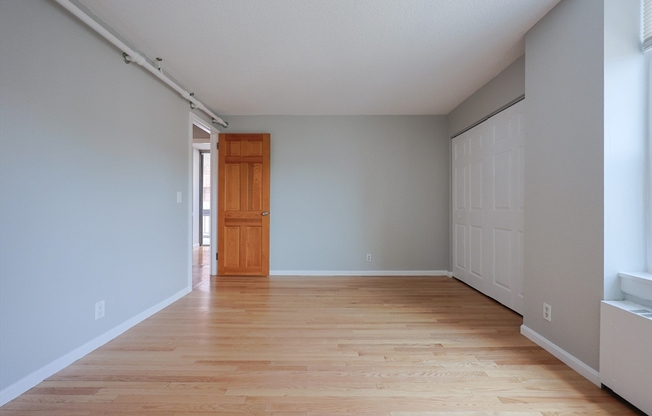 2 beds, 2 baths, 1,000 sqft, $3,950, Unit 401
