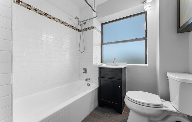 2 beds, 1 bath, 793 sqft, $2,550, Unit 403
