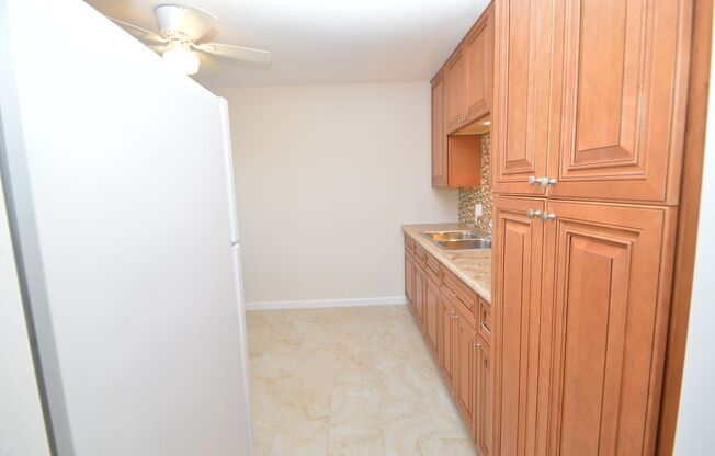 2 beds, 1 bath, $2,495