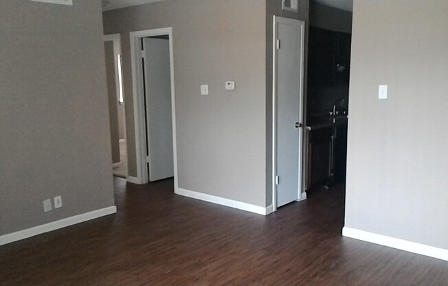 2 beds, 1.5 baths, 825 sqft, $960, Unit 914 R