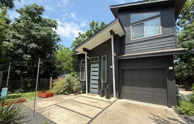 Gorgeous & modern free-standing home in ‘02!