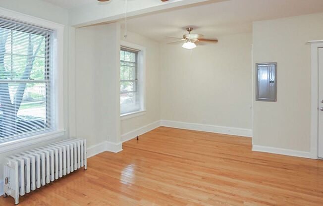 2 beds, 1 bath, 875 sqft, $2,100, Unit 1615-1
