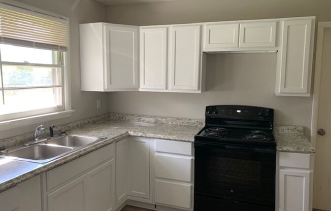 THREE BEDROOM/TWO BATH SPACIOUS RANCH - CONVENIENT  LOCATION!