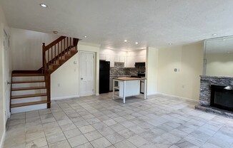 2 beds, 2.5 baths, 1,550 sqft, $2,850, Unit Unit 44