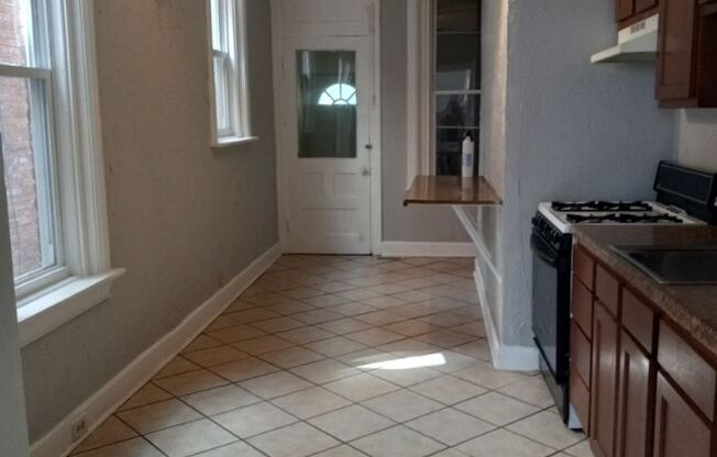 3 beds, 1 bath, $1,250