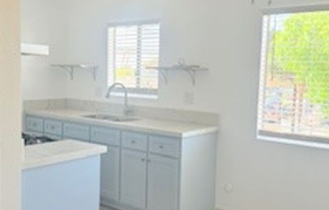 MOVE IN SPECIAL! SPACIOUS 1 BEDROOM / 1 BATH