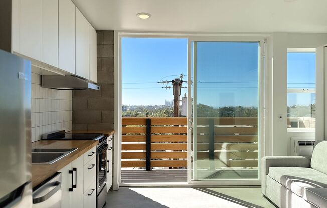 Studio, 1 bath, 285 sqft, $2,120, Unit 301