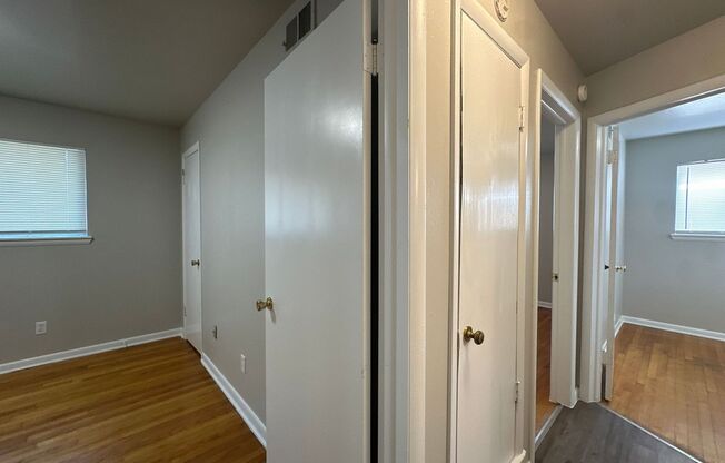 3 beds, 1 bath, $1,095