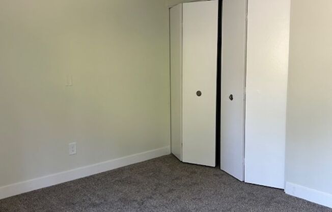 1 bed, 1 bath, 640 sqft, $1,400, Unit 335-215