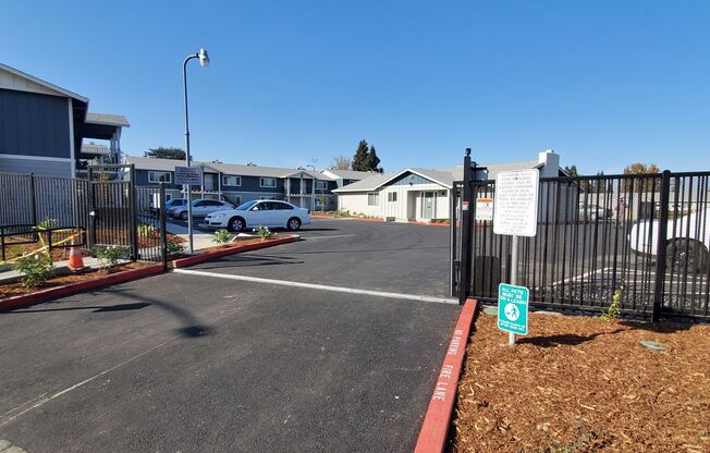 3 beds, 1 bath, 960 sqft, $1,850