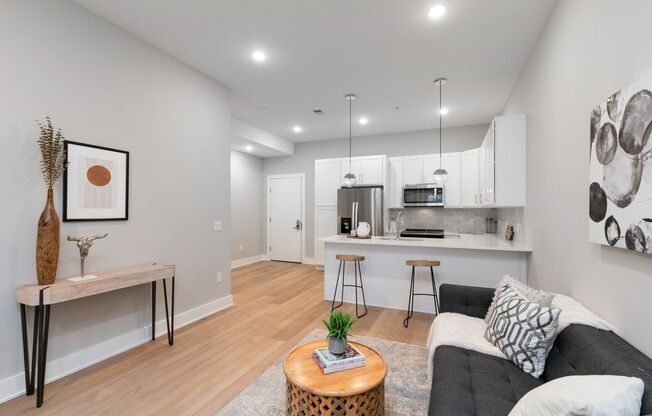 1 bed, 1 bath, $1,475, Unit 304