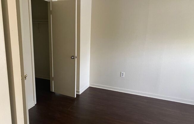 2 beds, 1.5 baths, 1,100 sqft, $975, Unit 8254-C