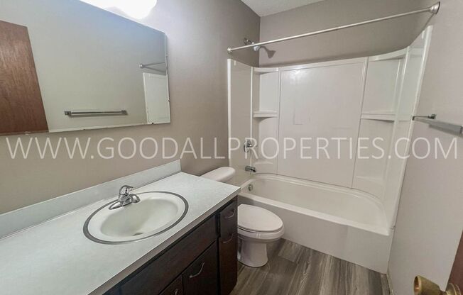 2 beds, 1 bath, $1,050