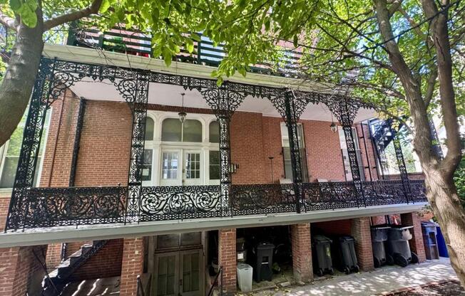 1901 E LOMBARD ST