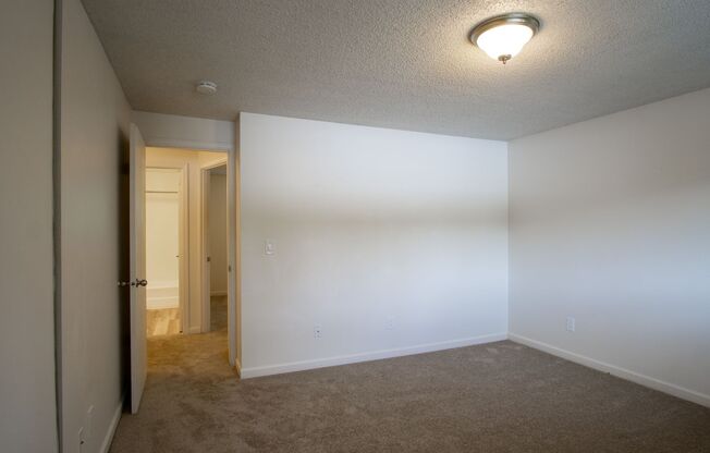 2 beds, 1.5 baths, $1,595, Unit 29