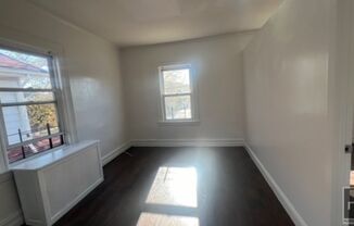 2 beds, 1 bath, $2,400, Unit 2