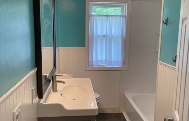 Updated, Modern, 4 Bed, 2 Bath, 3+Car Garage