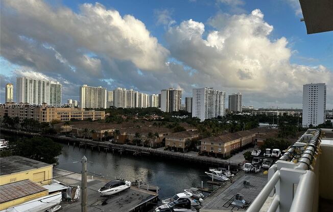 3 beds, 2 baths, $3,500, Unit UNIT 914